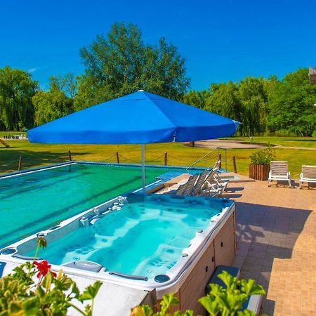 Zichy Park Hotel Bikács エクステリア 写真