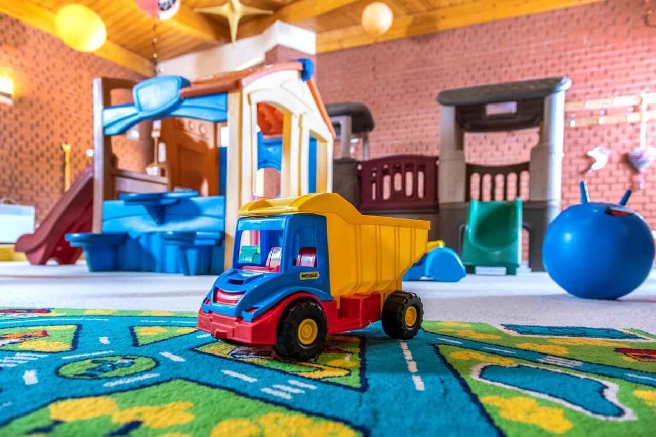 Zichy Park Hotel Bikács エクステリア 写真