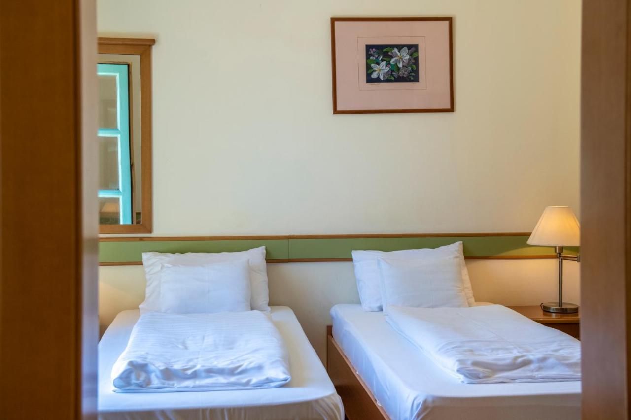 Zichy Park Hotel Bikács エクステリア 写真