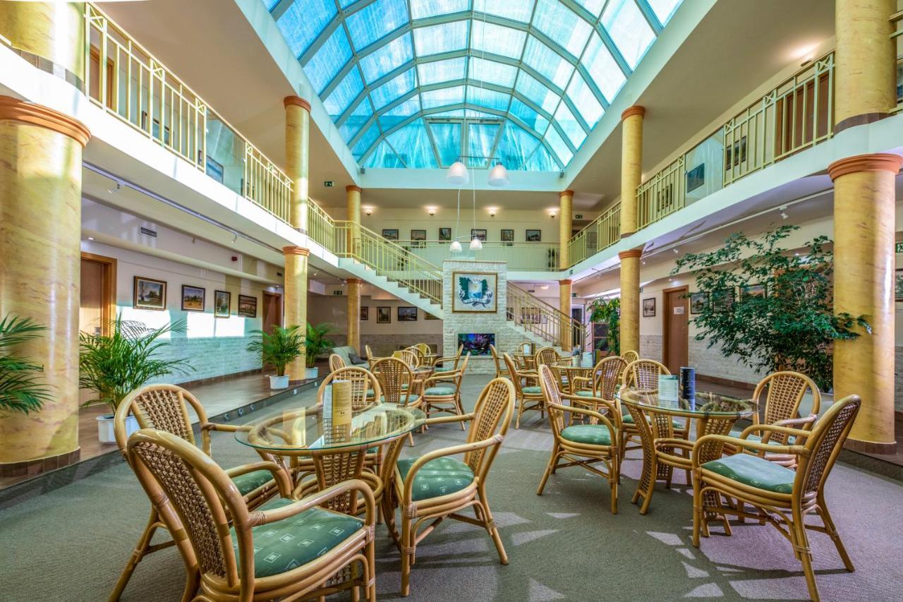 Zichy Park Hotel Bikács エクステリア 写真
