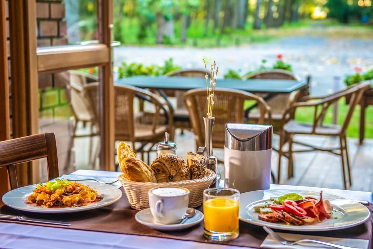 Zichy Park Hotel Bikács エクステリア 写真